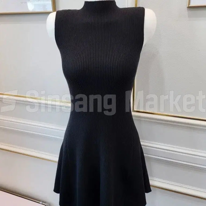 [BUNJANG] Knit Flare Mini Dress with High Neck / [빠른발송] 칼라추가 반목플레어ops 미니 하이넥 글램 절개 섹시