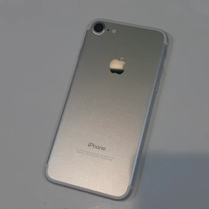 [BUNJANG] iPhone 7 128GB Silver Unlocked / 아이폰7 128 실버 카메라무음 배터리100 판매해요