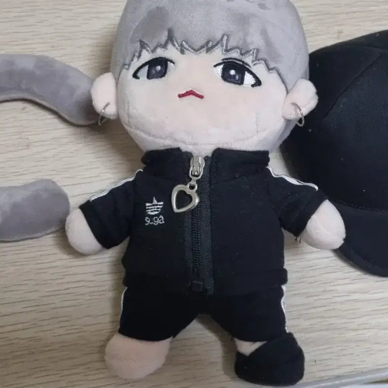 [BUNJANG] BTS Suga Doll Adidas Tracksuit / 방탄소년단 슈가 인형 아디다스 트랙수트