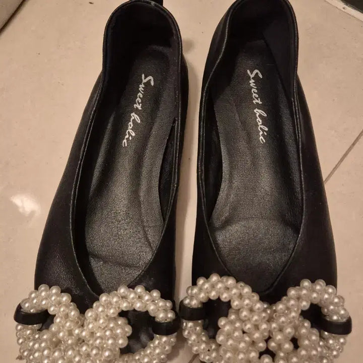 [BUNJANG] Handmade Pearl Embellished Flat Shoes (Size 235) / 수제화 (235)