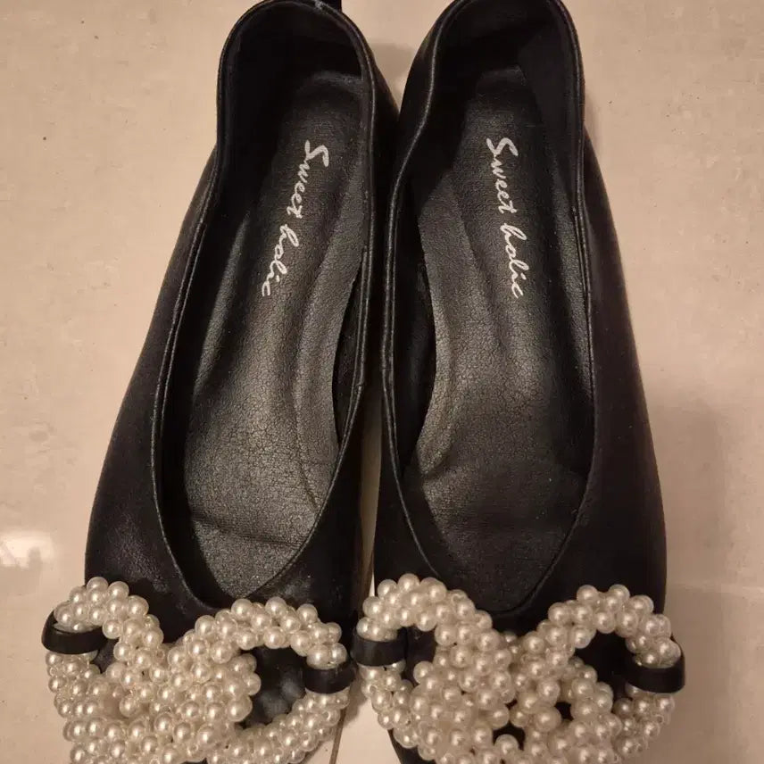 [BUNJANG] Handmade Pearl Embellished Flat Shoes (Size 235) / 수제화 (235)