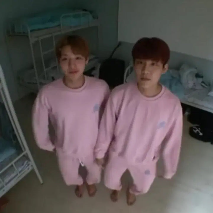 [BUNJANG] Produce 2 BSS (Park Ji Hoon, Park Woo Jin) Training Set M / 프듀2 분쏘단 트레이닝복 세트 박지훈 박우진