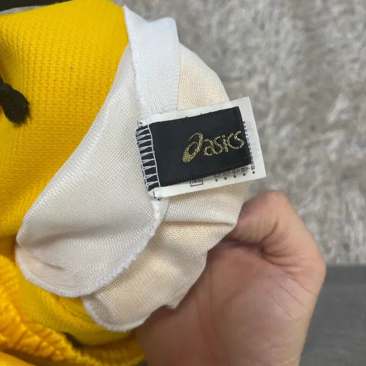 [BUNJANG] Asics Running Shorts Yellow Size 34 / 일제 아식스 반바지 사이즈 34