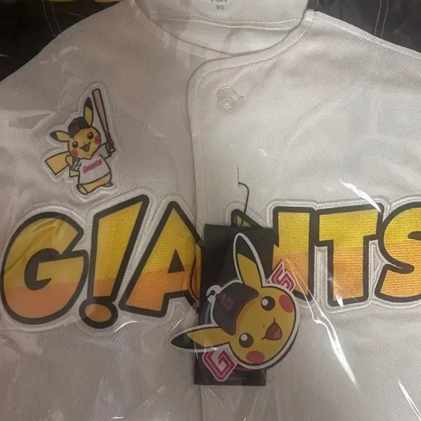 [BUNJANG] Lotte Giants Park Se-woong Marked Pikachu Collaboration Baseball Jersey (New) / 롯데 피카츄 유니폼 (박세웅 마킹)(새상품!) 롯데 자이언츠