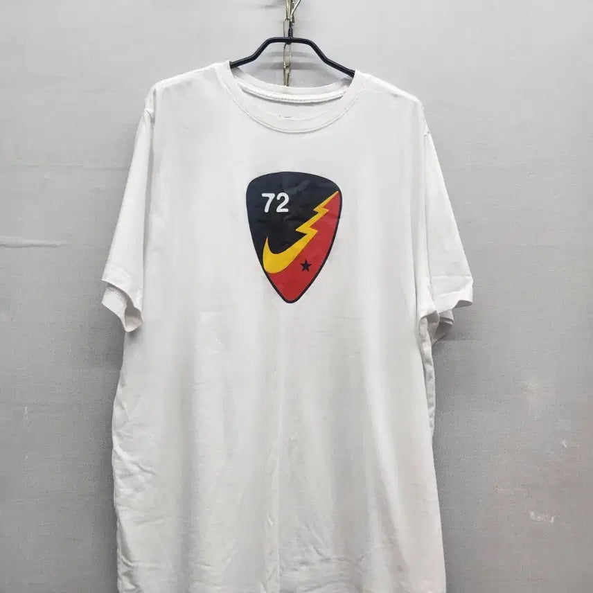 [BUNJANG] Nike Guitar Pick Logo Short Sleeve T-Shirt XL / 나이키 기타 피크 로고 프린팅 반팔티 XL(XL)