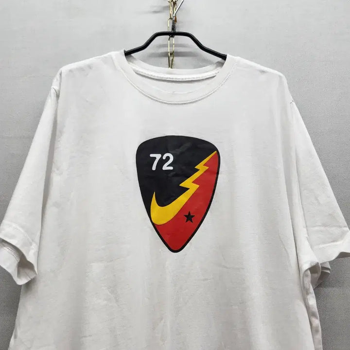 [BUNJANG] Nike Guitar Pick Logo Short Sleeve T-Shirt XL / 나이키 기타 피크 로고 프린팅 반팔티 XL(XL)