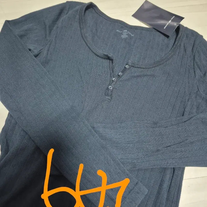 [BUNJANG] Brandy Melville Long Sleeve T-Shirt / 브랜디멜빌 긴팔티