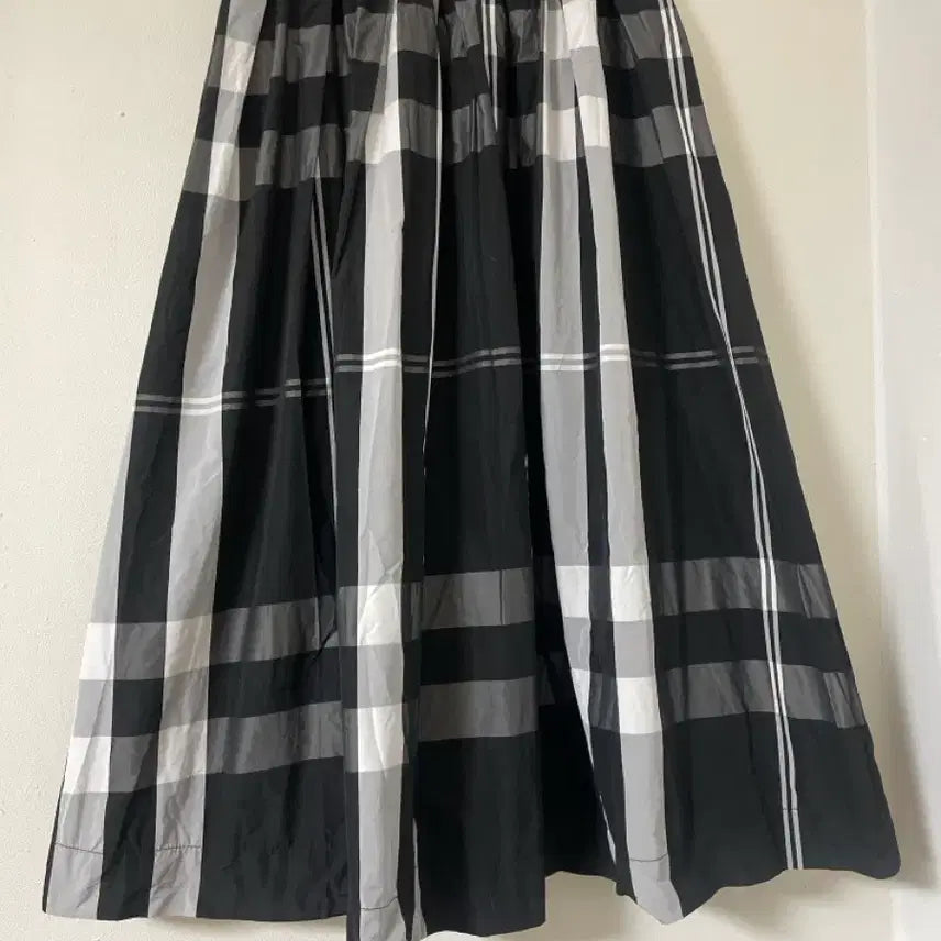 [BUNJANG] TRUBE Check Banding Long Skirt / 텍있는새상품)일본 TRUBE 체크 바스락원단 밴딩 롱치마