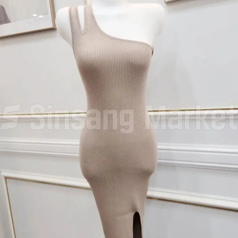 [BUNJANG] Sleek Sleeveless Mini Dress with Slit / [빠른발송] 2원숄더ops 탑 끈 미니 트임 라운드 섹시 클럽 미니