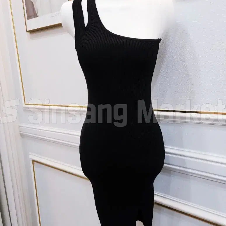 [BUNJANG] Sleek Sleeveless Mini Dress with Slit / [빠른발송] 2원숄더ops 탑 끈 미니 트임 라운드 섹시 클럽 미니