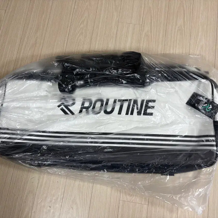 [BUNJANG] Routine Badminton Bag White / 루틴 배드민턴 가방