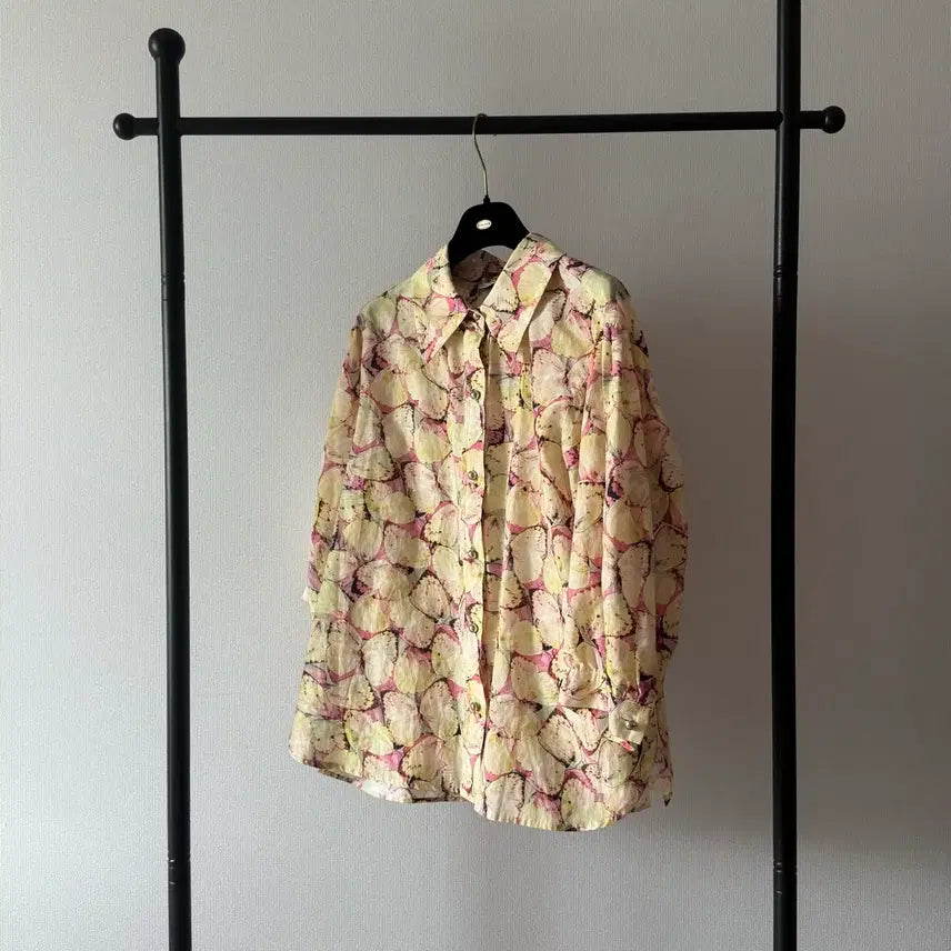 [BUNJANG] Michaa 2022 Linen Blend Butterfly Pattern Shirt / 22년도 미샤 michaa 린넨혼방 나비 패턴 셔츠