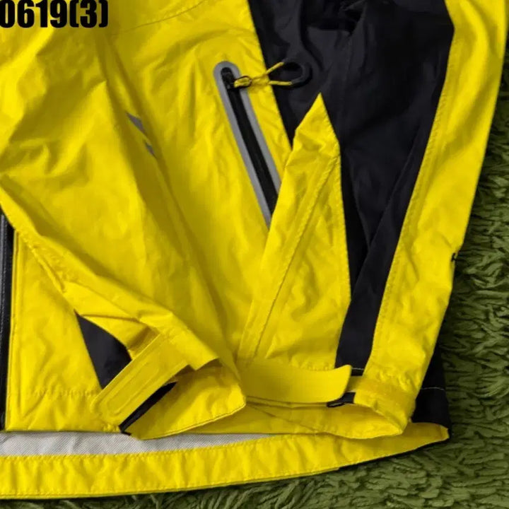 [BUNJANG] The North Face Windbreaker Yellow/Black L / 노스페이스 바람막이 옐로우 블랙l 0619