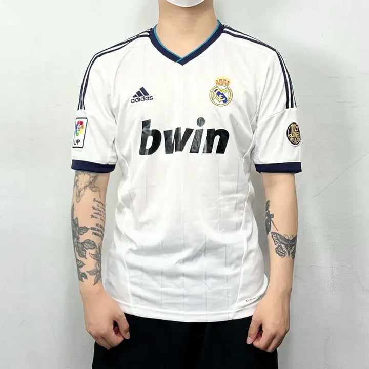 [BUNJANG] Adidas Real Madrid 110th Anniversary Home Short Sleeve Jersey (Size L) / 아디다스 레알마드리드 12-13 110 주년 홈 반팔 유니폼 져지