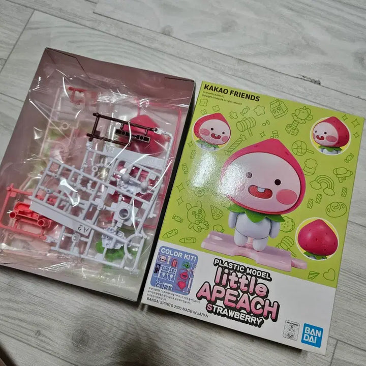 [BUNJANG] Kakao Friends Little Apeach Strawberry Edition Plastic Model Kit by Bandai / 카카오프렌즈 리틀 어피치 프라모델  반다이