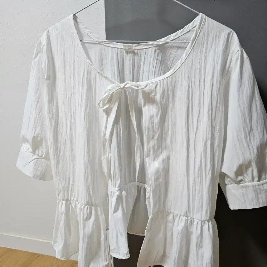 [BUNJANG] Ribbon Frill Blouse White / 리본 프릴 블라우스 화이트 급처