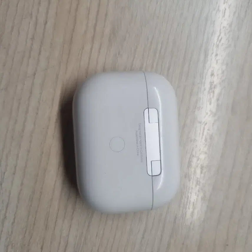 [BUNJANG] Apple AirPods Pro 1st Generation Charging Case + Charging Cable / 에어팟프로1본체+충전선(급처)