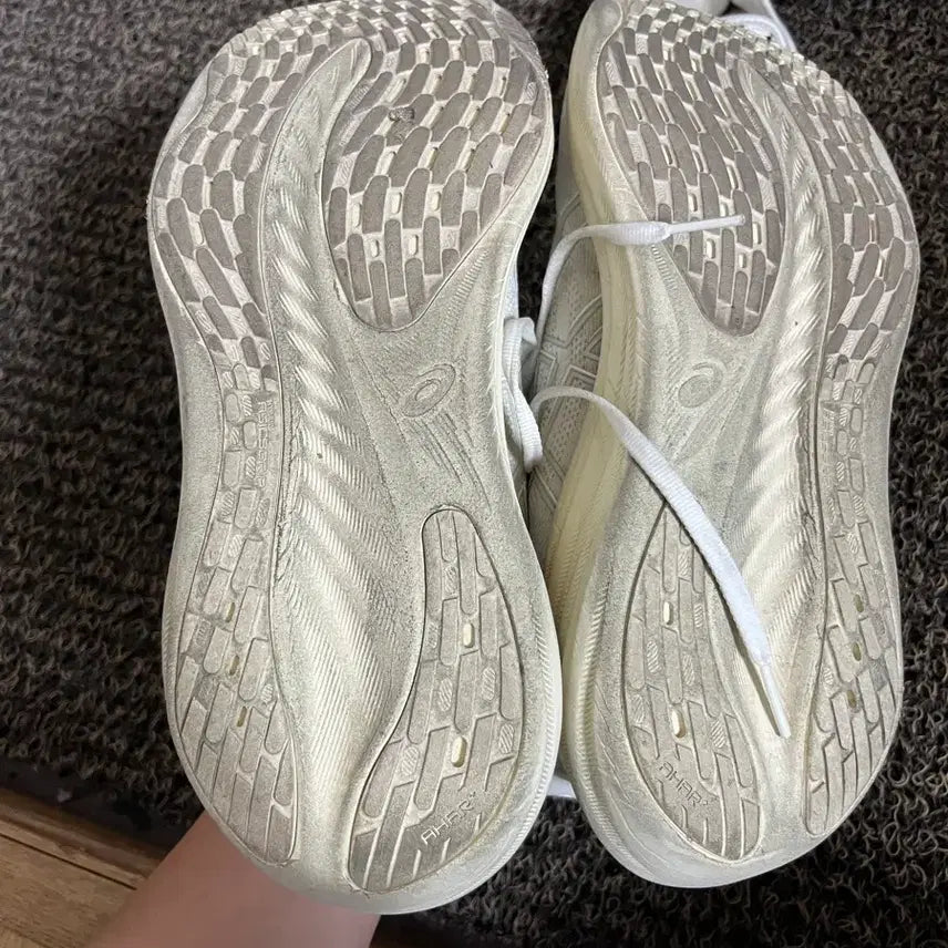 [BUNJANG] Asics Gel Nimbus 26 White Sneakers / 아식스 젤 님버스 26 화이트