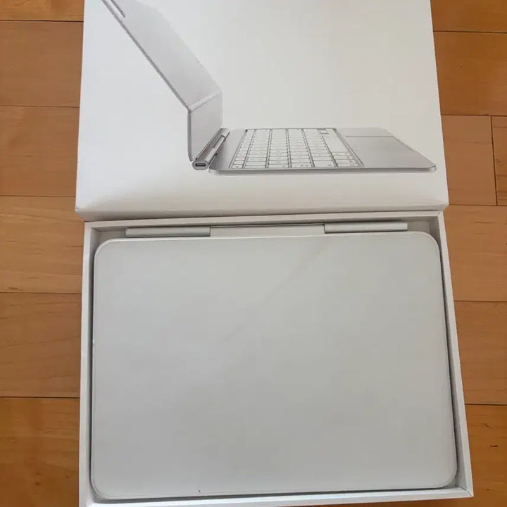 [BUNJANG] Apple iPad Pro Magic Keyboard White / 애플 apple 아이패드 프로 매직키보드 m4 m5 화이트 풀박스