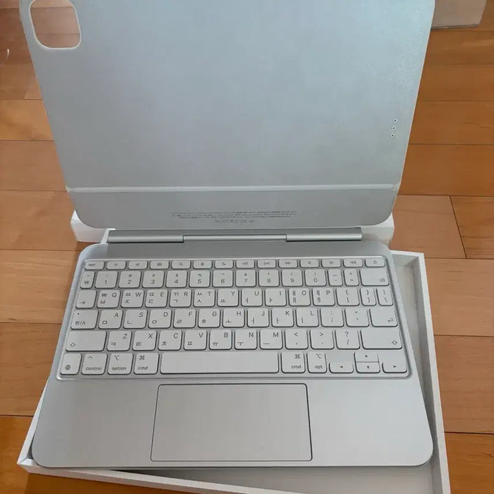 [BUNJANG] Apple iPad Pro Magic Keyboard White / 애플 apple 아이패드 프로 매직키보드 m4 m5 화이트 풀박스