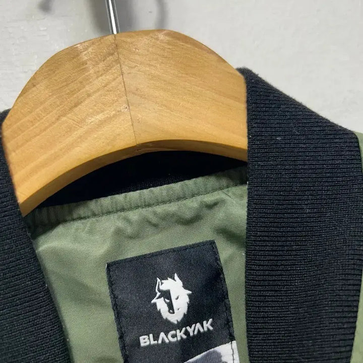 [BUNJANG] Black Yak Kids A-2 Flight Jumper Olive 120 Size / 블랙야크 항공점퍼 올리브색상 키즈 120사이즈