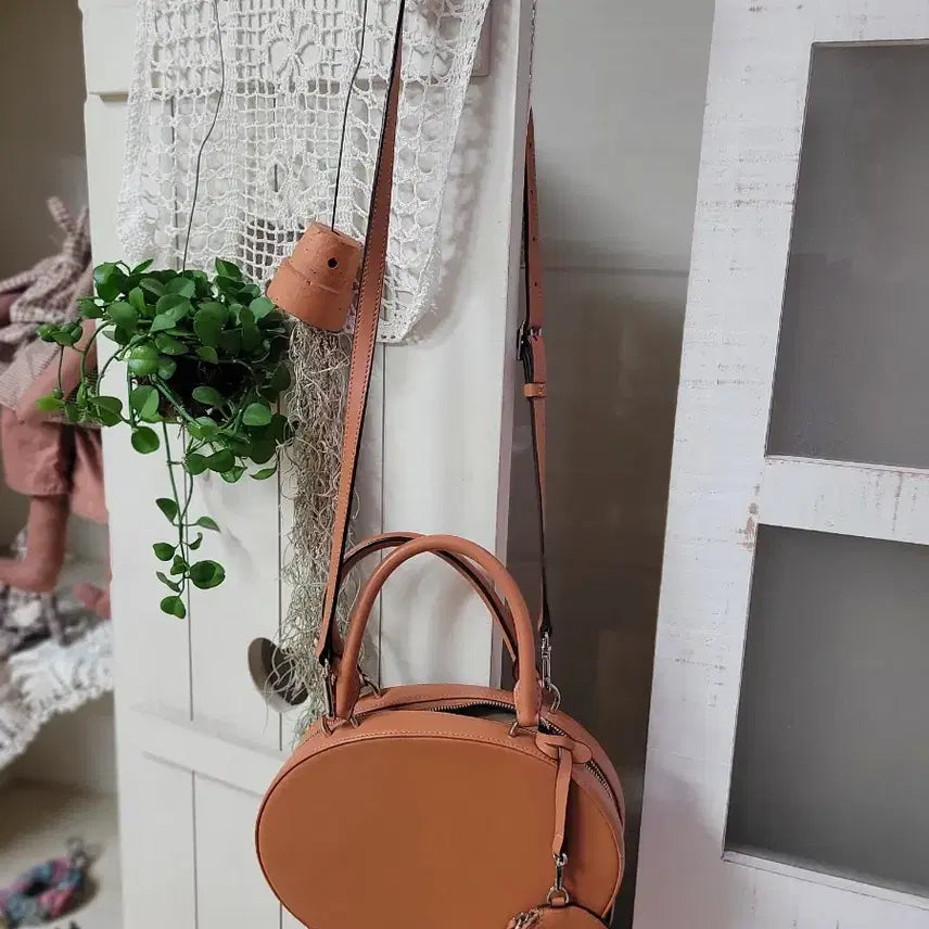 [BUNJANG] Stylish Genuine Leather Tote Bag Convertible Crossbody / 예쁜 소가죽 토트겸크로스백