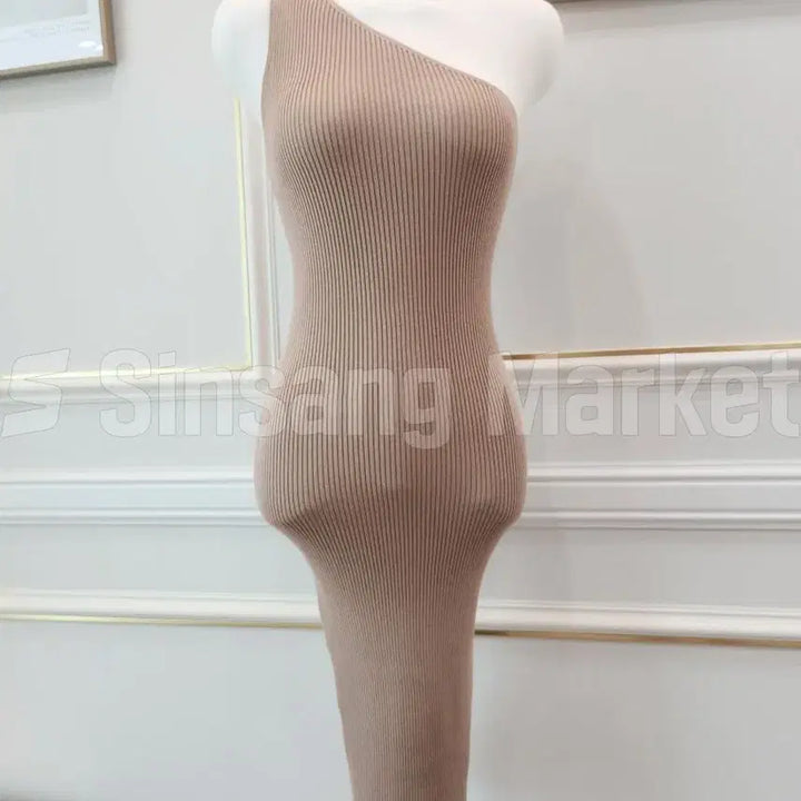 [BUNJANG] One-Shoulder Ribbed Off-Shoulder Bodycon Dress / [빠른발송] 원숄더ops 골지 오프 어깨 섹시 글램 딱붙는
