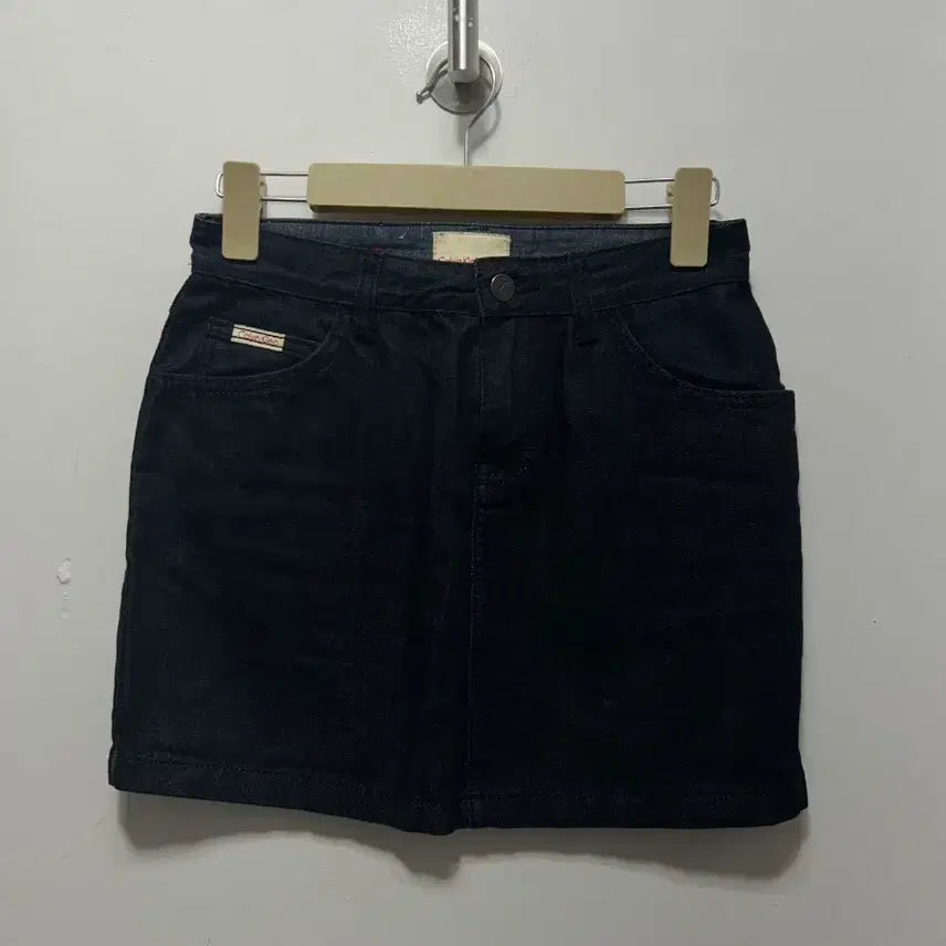 [BUNJANG] Calvin Klein Black Denim Skirt Size 26 / 캘빈클라인 블랙 데님 스커트 26사이즈