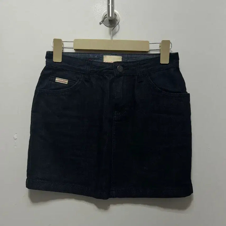 [BUNJANG] Calvin Klein Black Denim Skirt Size 26 / 캘빈클라인 블랙 데님 스커트 26사이즈