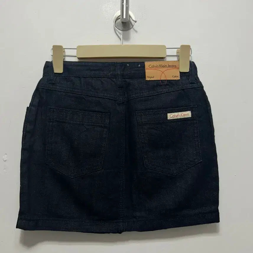 [BUNJANG] Calvin Klein Black Denim Skirt Size 26 / 캘빈클라인 블랙 데님 스커트 26사이즈