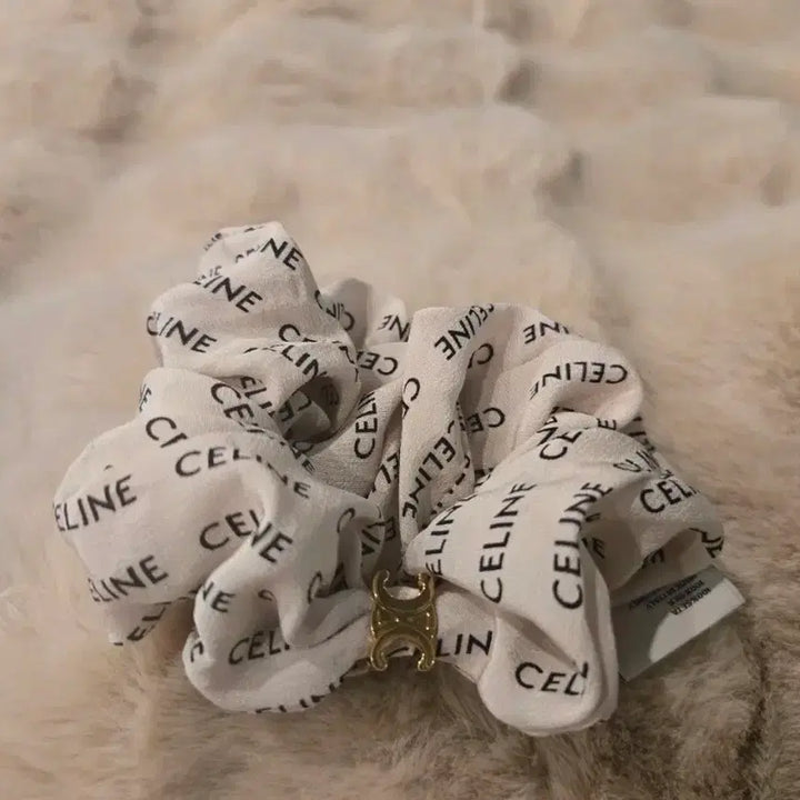 [BUNJANG] Celine Triomphe Logo Hair Scrunchie / 정품  셀린느 트리옹프 로고 헤어 스크런치