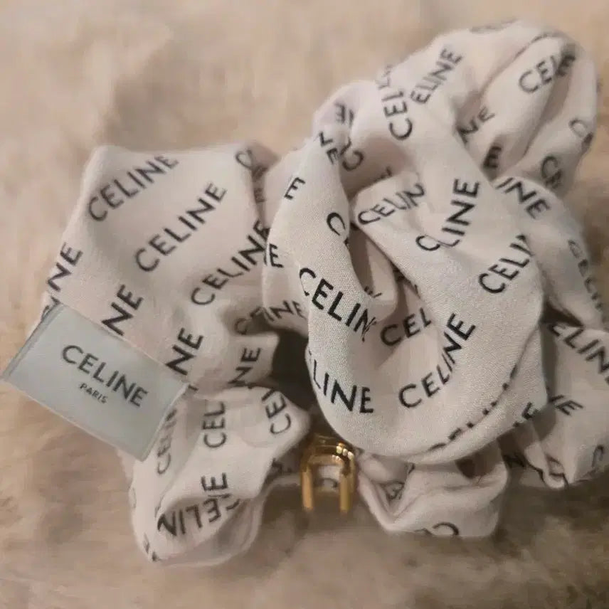 [BUNJANG] Celine Triomphe Logo Hair Scrunchie / 정품  셀린느 트리옹프 로고 헤어 스크런치
