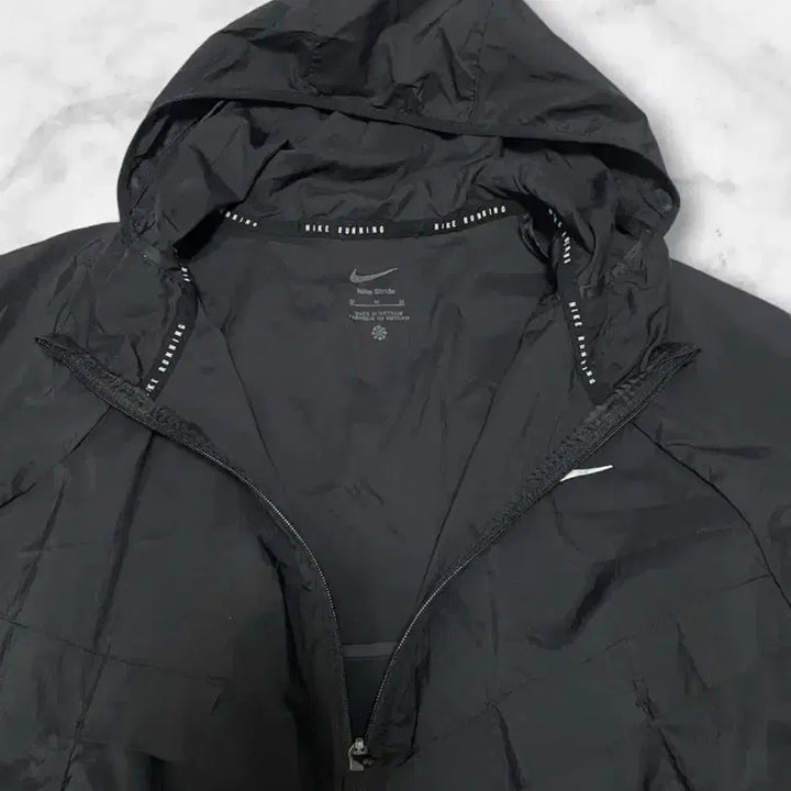 [BUNJANG] Nike Stride Black Windrunner Jacket / 나이키 스트라이드 블랙 윈드러너바람막이 런닝 M 95