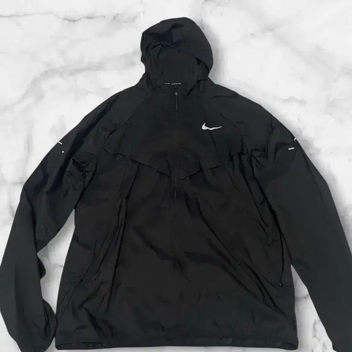[BUNJANG] Nike Stride Black Windrunner Jacket / 나이키 스트라이드 블랙 윈드러너바람막이 런닝 M 95
