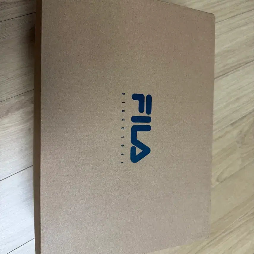 [BUNJANG] Fila Escaphe Silver Moon Shoes (White/Black) + Extra Laces / 휠라 에샤페 실버문230(새제품)+여분끈 화이트 블랙