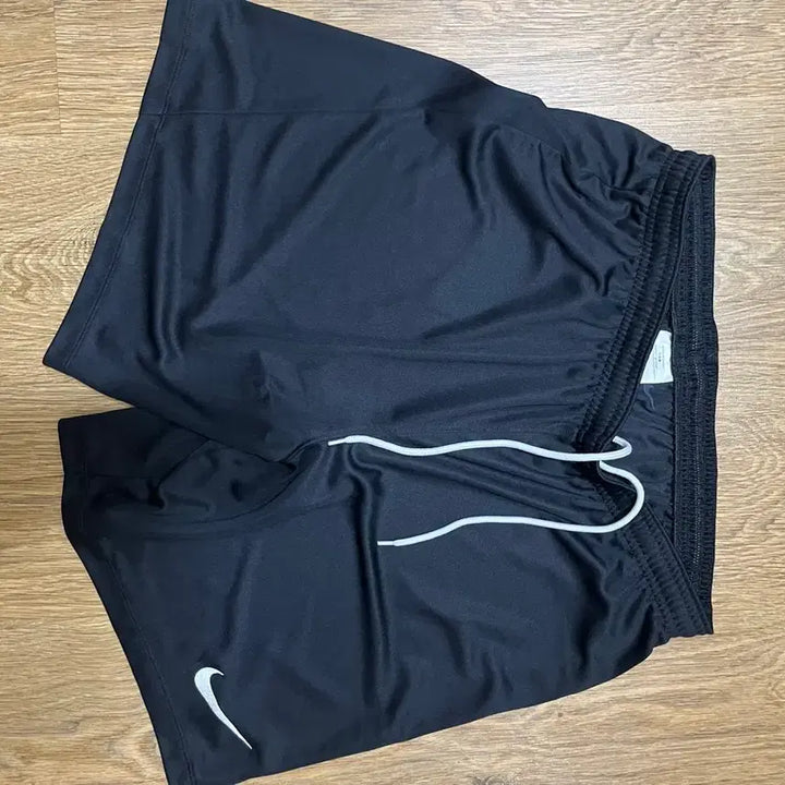 [SOLD OUT] 나이키 드라이핏 반바지 블랙 L