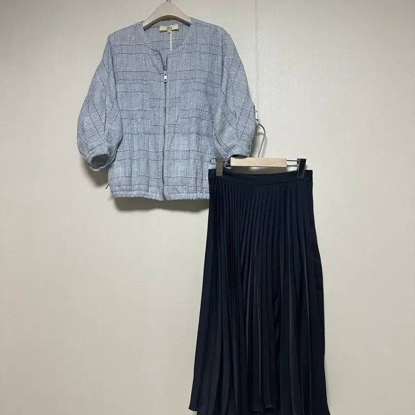 [BUNJANG] Atte Satin Pleated Long Skirt / 아떼 새틴 플리츠 롱 스커트