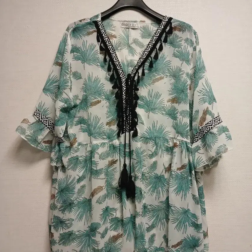 [BUNJANG] Palm Tree Pattern Frill Blouse / 바캉스룩 야자수 패턴 프릴 블라우스
