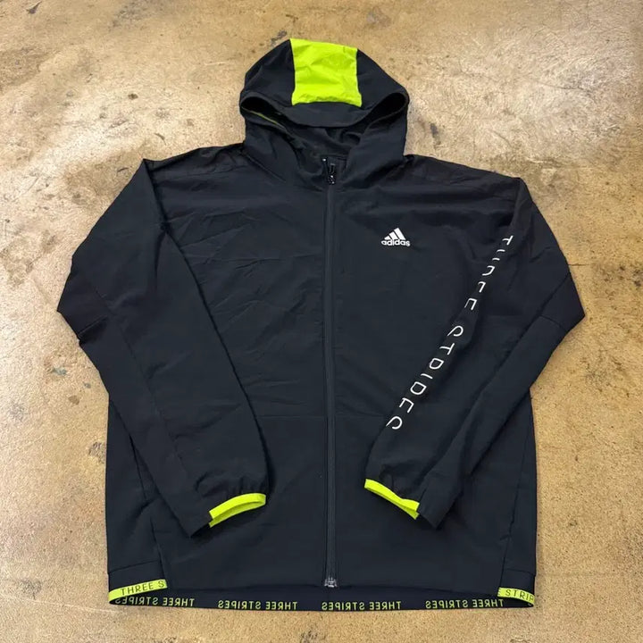 [BUNJANG] Adidas Windbreaker Jersey Black Fluorescent / [정품/160] 아디다스 바람막이 져지 블랙 형광