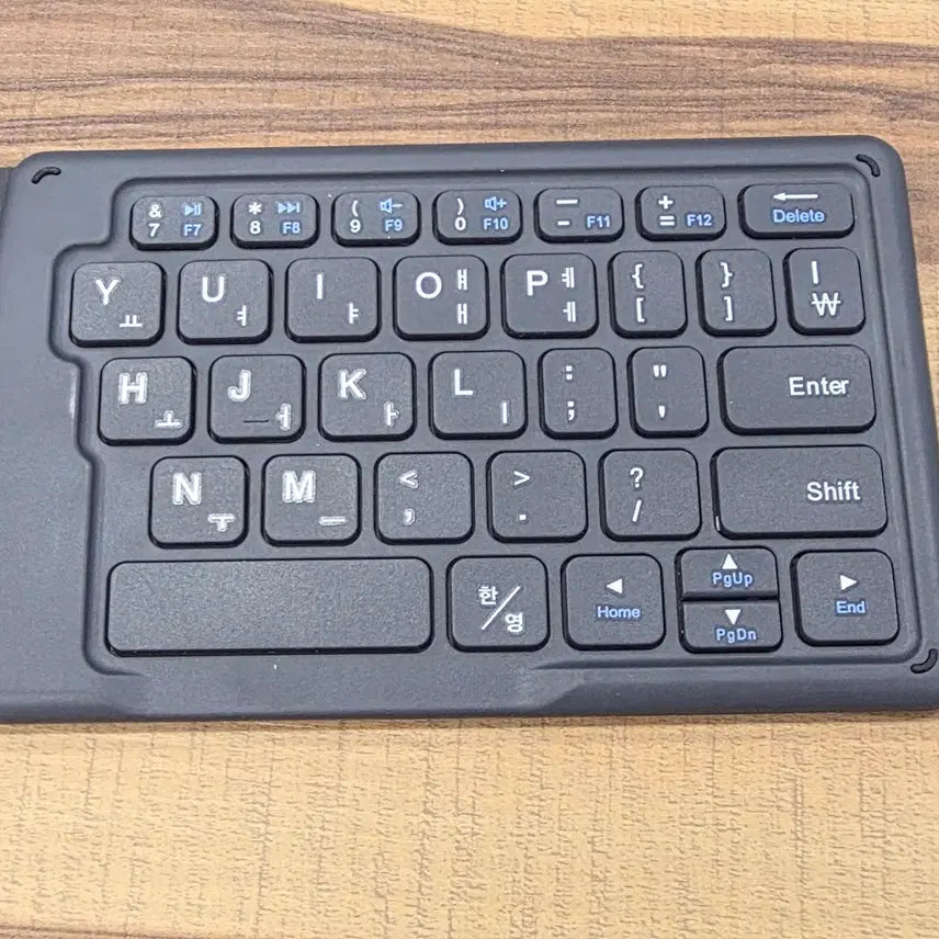 [BUNJANG] Trenit 2-Stage Folding Bluetooth Keyboard / 트렌잇 2단 접이식 블루투스 키보드