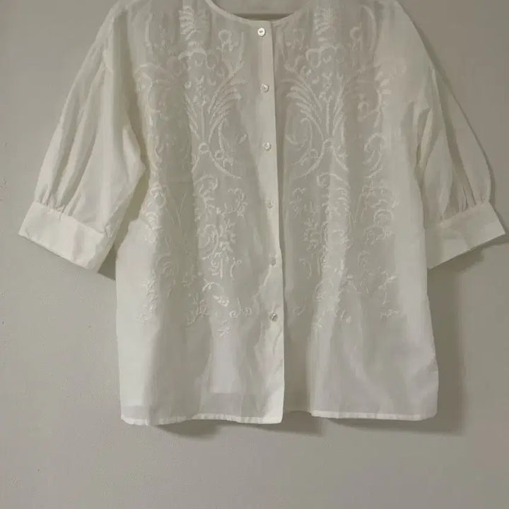 [BUNJANG] Yoshie Inaba Embroidered Silk Blend Blouse / 일본백화점프리미엄고가브랜드) Yoshie Inaba  자수 실크블라우스/