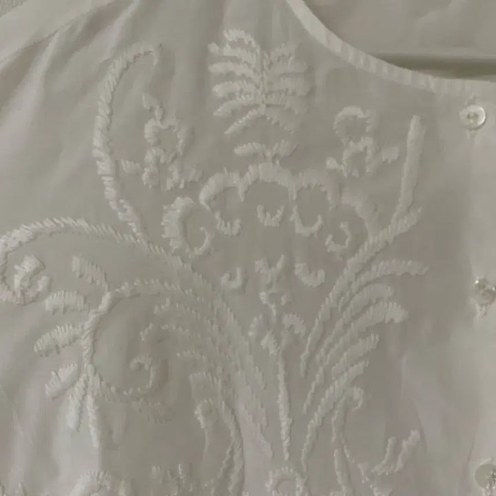 [BUNJANG] Yoshie Inaba Embroidered Silk Blend Blouse / 일본백화점프리미엄고가브랜드) Yoshie Inaba  자수 실크블라우스/