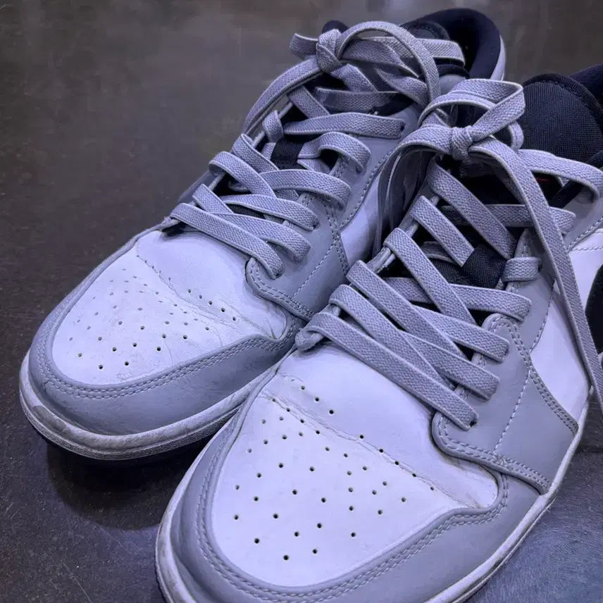 [BUNJANG] Nike Air Jordan 1 Low Light Grey Sneakers (Size 290) / 나이키 에어조던1 로우 라이트 그레이 스니커즈 290