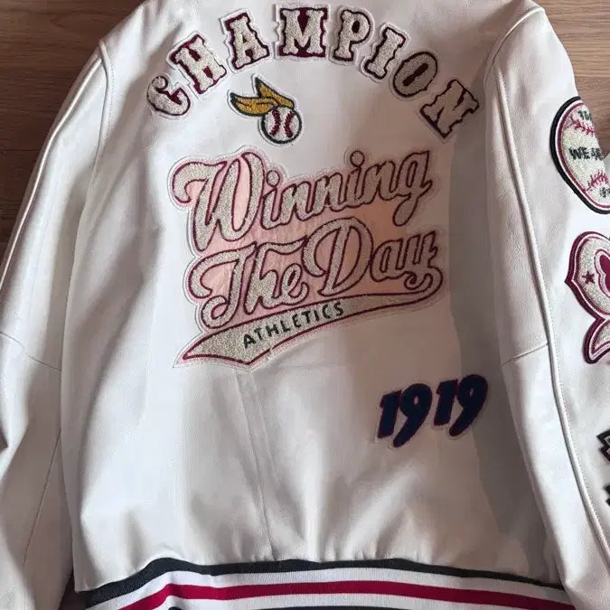 [BUNJANG] White Leather Varsity Jacket / 베이스볼 화이트 레더 바시티 자켓 (양가죽)