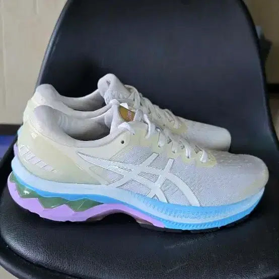 [BUNJANG] ASICS Gel-Kayano 28 White Shoes 245 / 아식스 젤카야노 28 화이트 팝 245