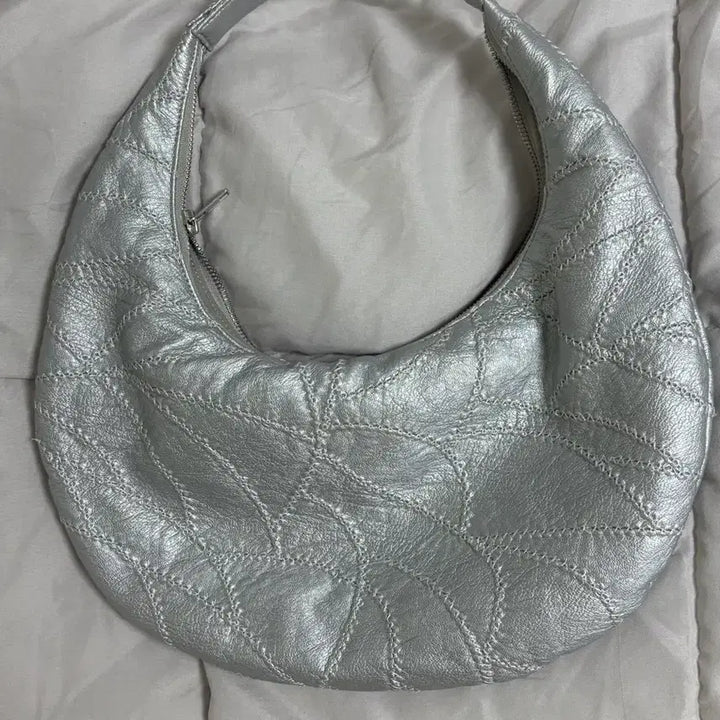 [BUNJANG] Regular Patchwork Hobo Bag Silver / 레귤라 패치워크 호보백 실버