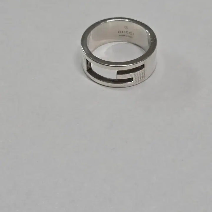 [BUNJANG] Gucci G Cut-out Wide Silver Ring Size 15 / 구찌 G 컷아웃링 실버 15