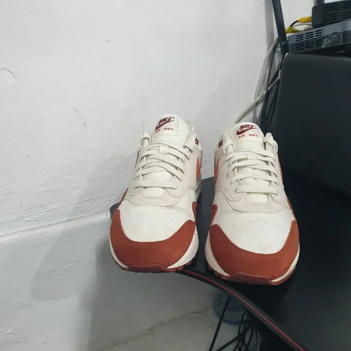 [BUNJANG] Nike Air Max 1 Warm Grey/Coral / 나이키 에어맥스 1 웜 그레이/코랄 260