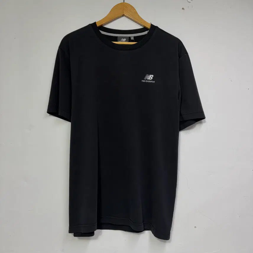 [BUNJANG] New Balance Black T-Shirt / 뉴발란스 블랙 반팔 티셔츠