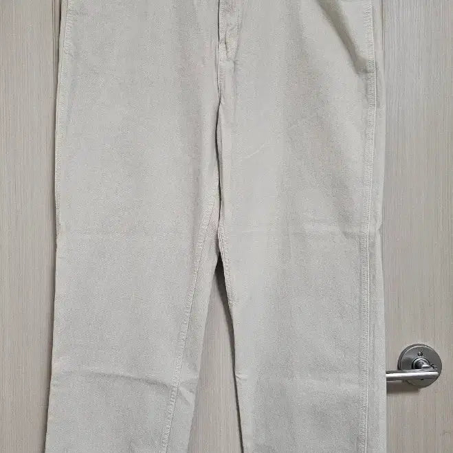 [BUNJANG] Uniqlo Cream Cotton Pants (Size 40) / [새상품]유니클로 크림색 면바지 101.5cm(40)
